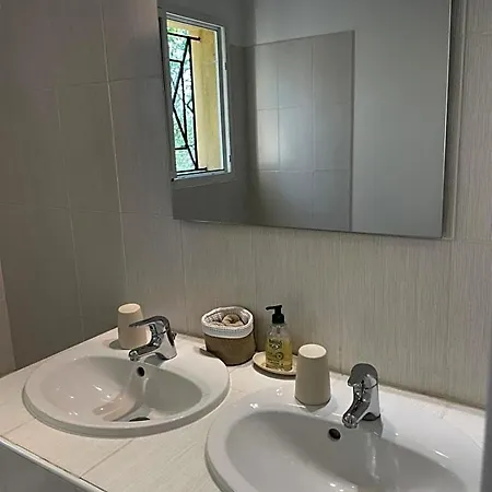 فندق مبيت وإفطار Les Marguerites 3*